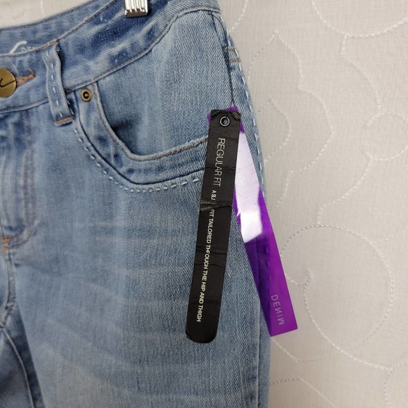 INC Denim‎ Womens Jean Shorts Size 6 Blue Bermuda Capri Pockets Regular Fit - Picture 6 of 6